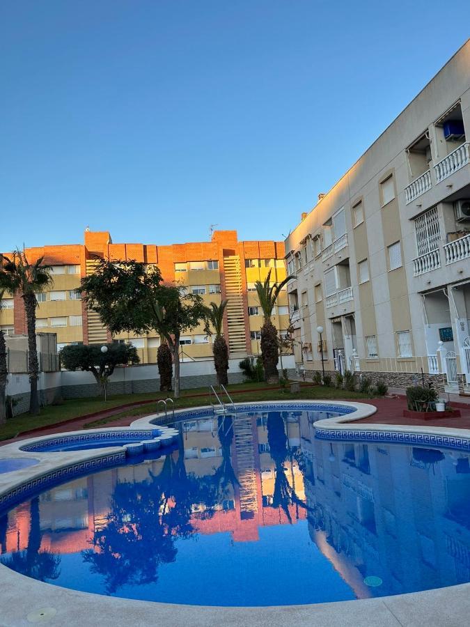 Apartament Mariha Torrevieja Exterior foto