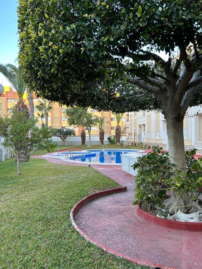 Apartament Mariha Torrevieja Exterior foto